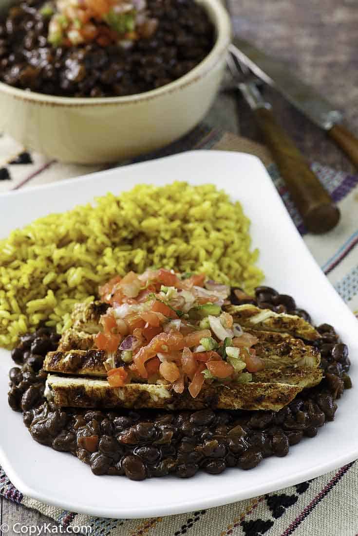 Receta vegana de frijoles negros y chiles