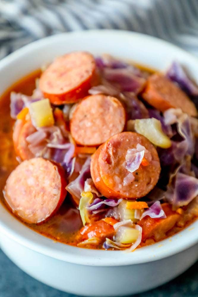 Ricetta facile per zuppa di cavolo e salsiccia