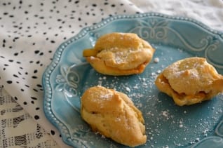 Puffs De Crema De Manzana De Caramelo Sabroso