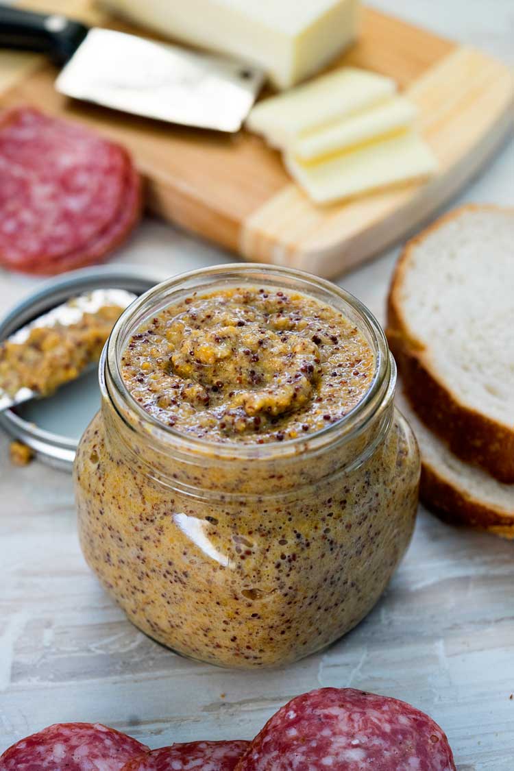  Questa senape integrale è semplicissima da realizzare, sai cosa contiene e probabilmente ha tutto nella tua dispensa. Con birra per aumentare il sapore! www.keviniscooking.com 