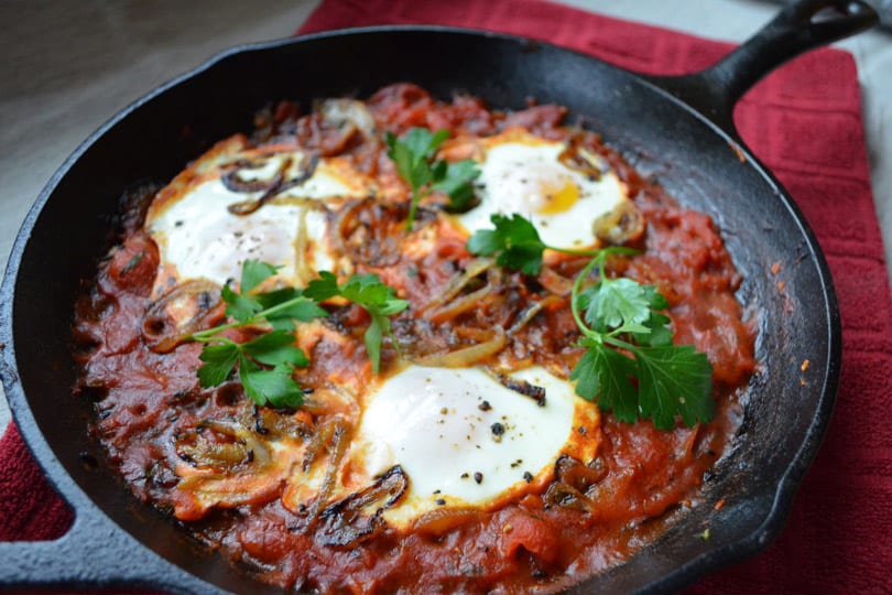 Shakshouka Con Cebolla Con Especias De Comino