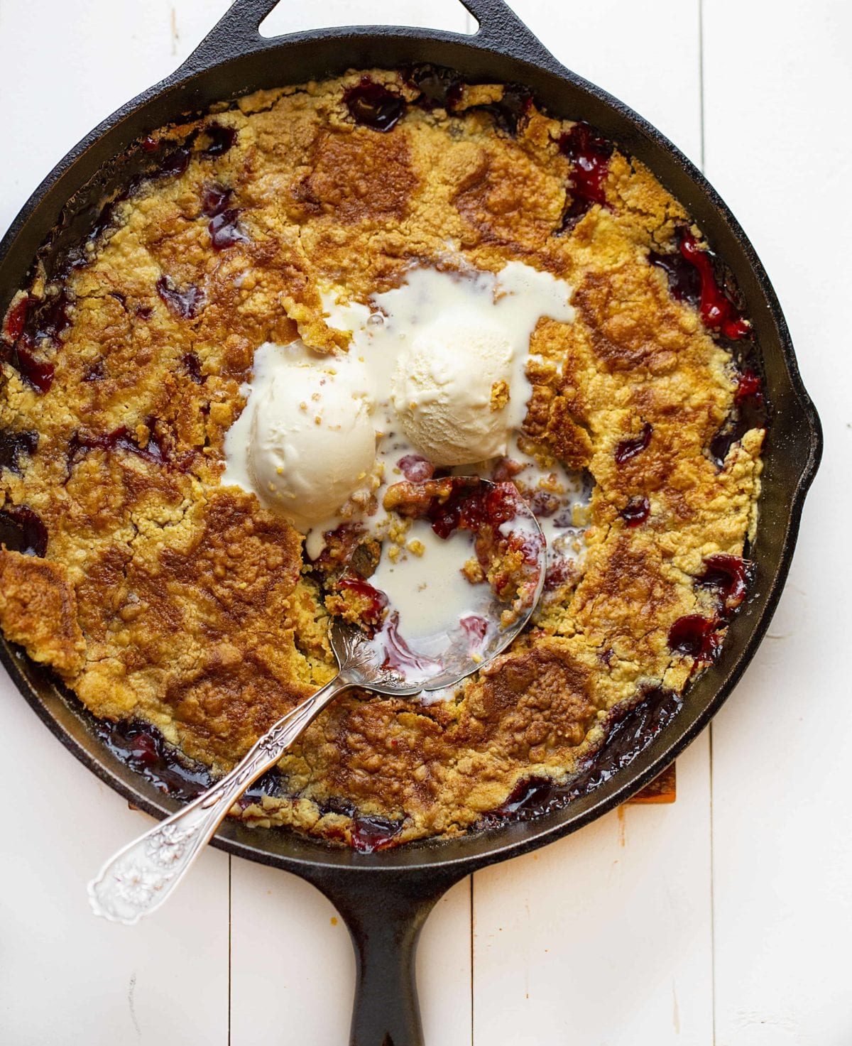 Pastel de volcado de cereza