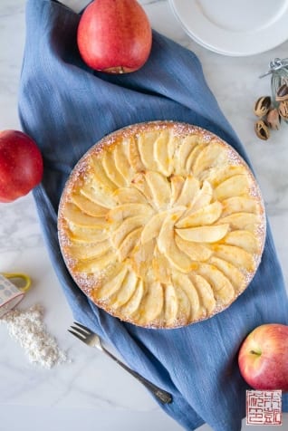 Pastel de mazapán de manzana