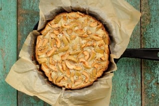Tradición de Irlanda: un pastel de manzana irlandés de hierro fundido