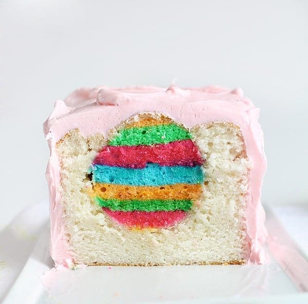 Pastel sorpresa de huevos de pascua