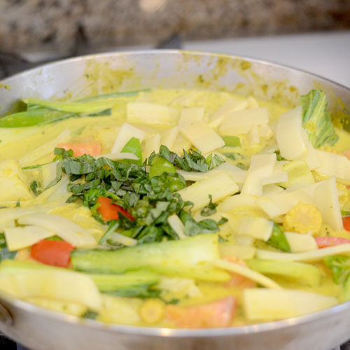 Todos os ingredientes na panela 