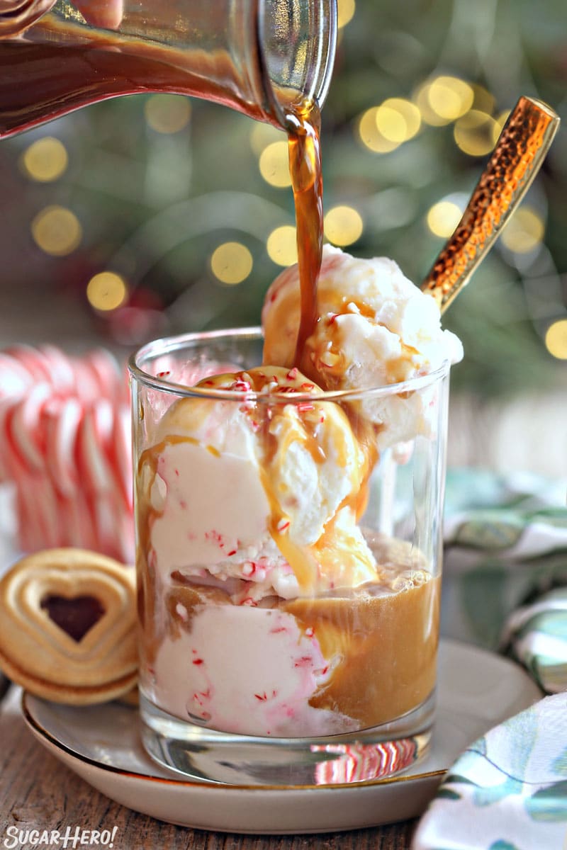 Affogato Mint - Ação tiro de derramar café quente sobre sorvete de menta frio | From SugarHero.com