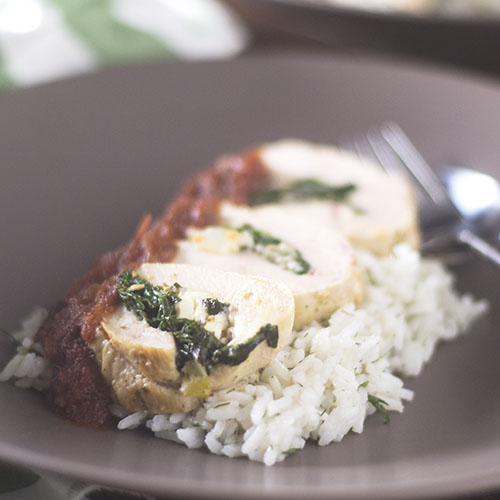 Frango com espinafre grego Feta Roulade # Grego # sem glúten # roulade # frango | feedyoursoul2.com
