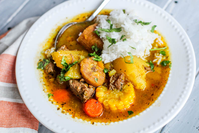 Receita instantânea do pote de Sancocho de Porto Rico