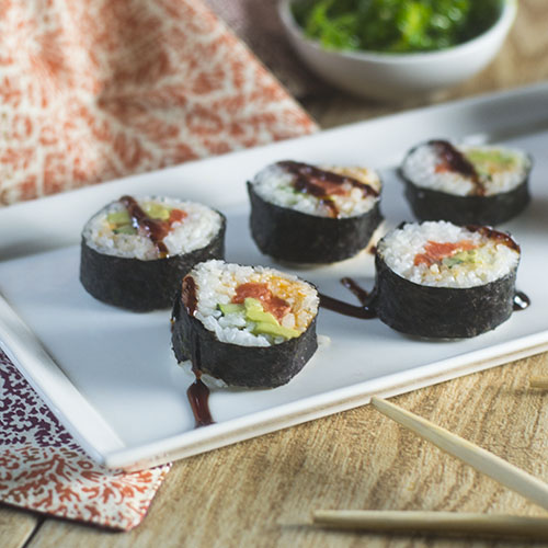 Maki Rolos De Salmão Picante #seafood #sushi #glutenfree | feedyoursoul2.com