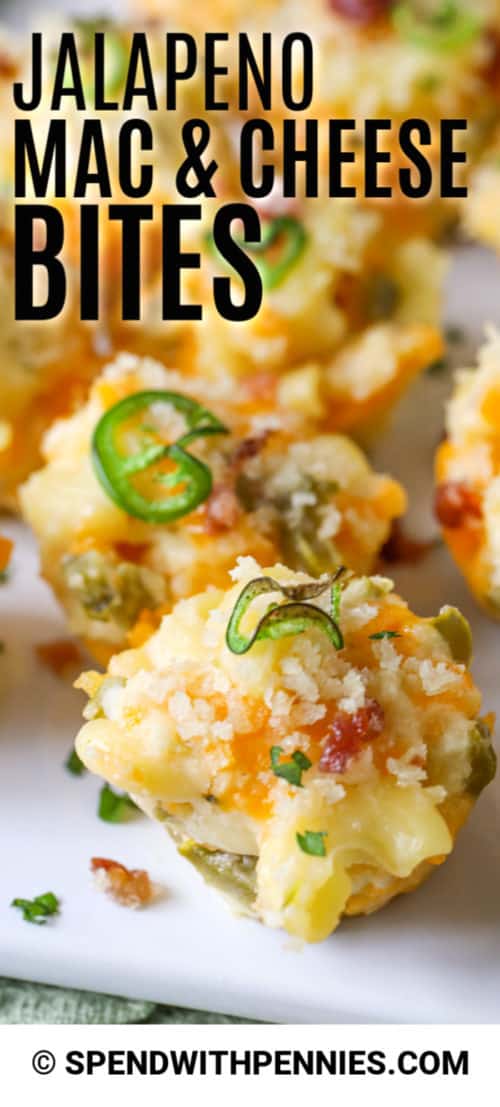 Feche acima das macros do jalapeño e das mordidas de queijo.