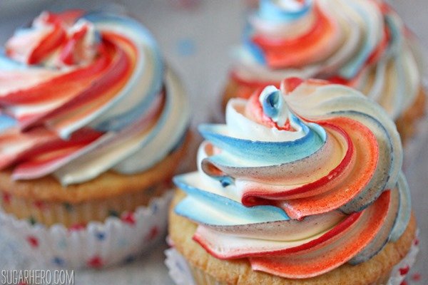 Cupcakes explosivos | From SugarHero.com Cupcakes explosivos | From SugarHero.com