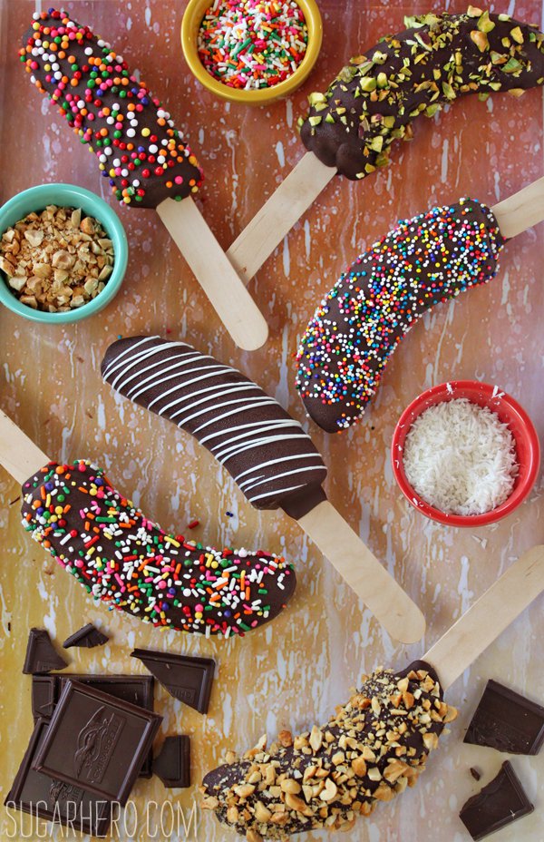 Bananas congeladas mergulhadas em chocolate |  SugarHero.com
