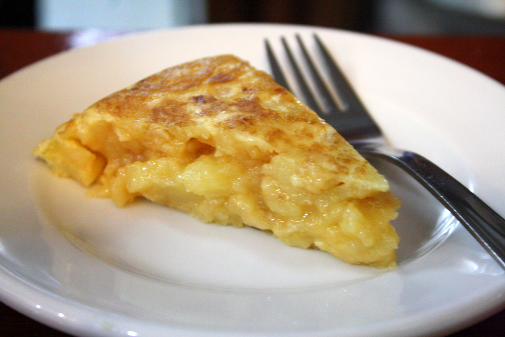 Deliciosos pratos com ovos espanhóis: omelete espanhola