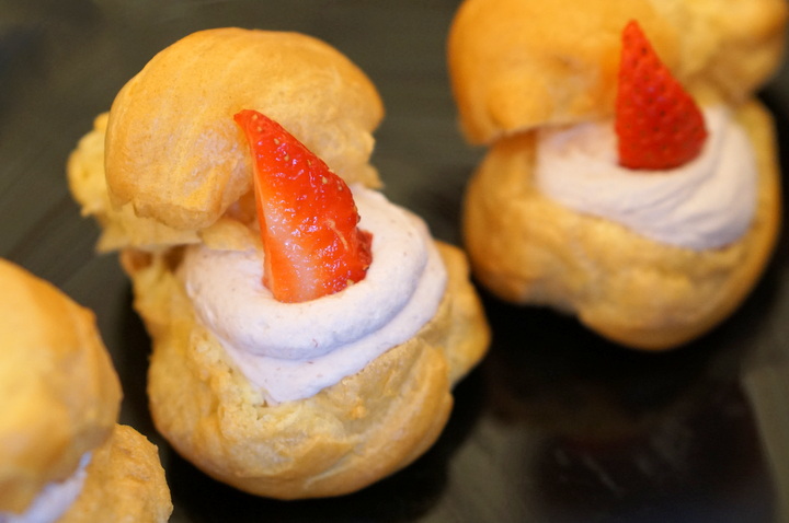 Profiteroles chantilly creme