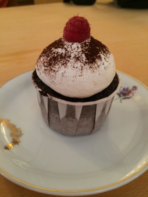 Não podemos pensar em uma maneira melhor de viver como um morador local em Málaga do que experimentar um desses deliciosos cupcakes da Julia Bakery