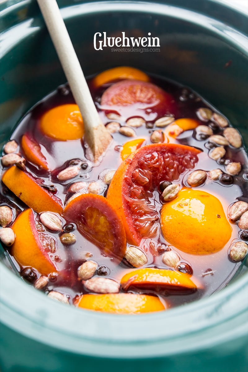 Este gluehwein tradicional é tão delicioso e fácil!