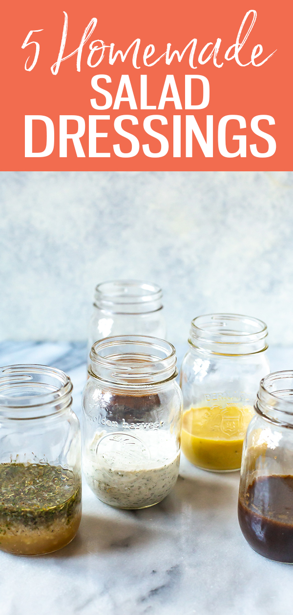 Estes 5 molhos para salada caseiros saudáveis ​​são super fáceis e deliciosos e duram na geladeira por até 2 meses! Experimente italiano, rancho, balsâmico, mel dijon e gengibre com gergelim! #saladdressings
