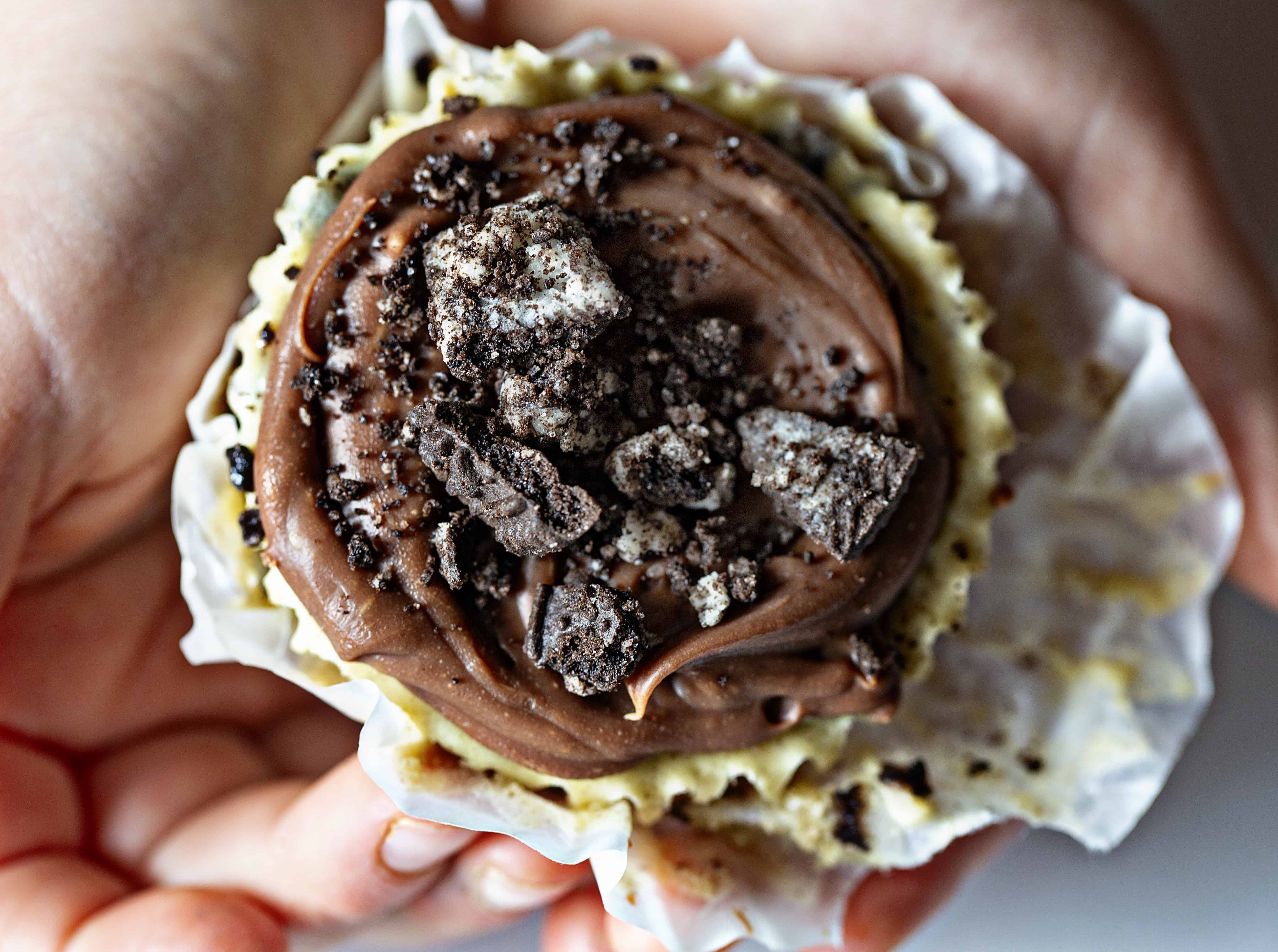 Mini Oreo Cheesecakes con Chocolate Ganache