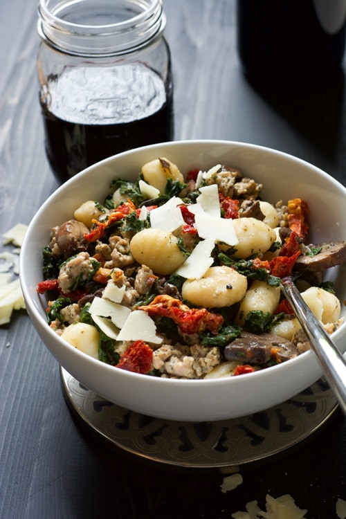 Couve toscana da Toscana e nhoque de salsicha de frango com tomate seco | Com sal e sagacidade