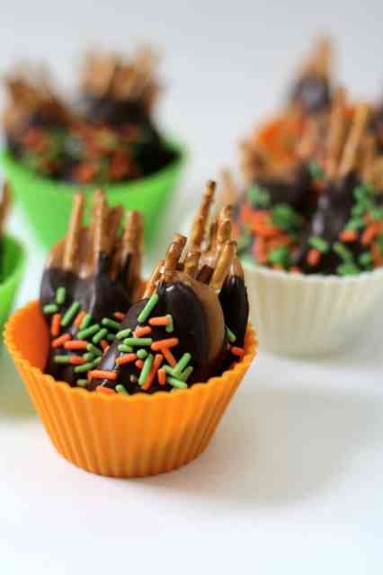 GRUPOS DE PRETZEL DE CARAMELO, TRATOS DE HALLOWEEN: 