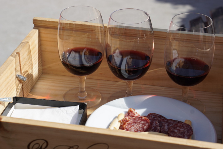 ? ? 6 espetaculares bares de vinho em Barcelona