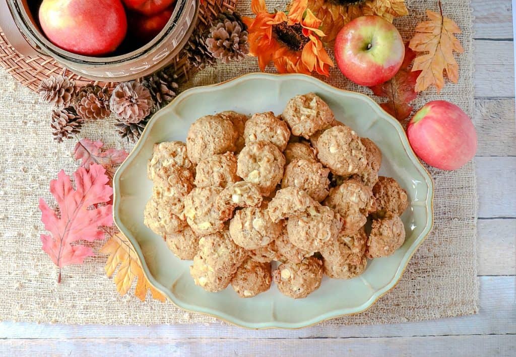 Receta de galletas de avena de manzana blandas y masticables con chocolate blanco y nueces - kudoskitchenbyrenee.com