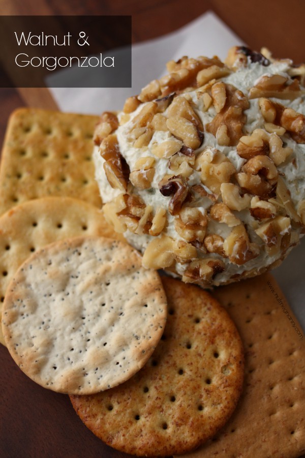 Bolas de queijo de três maneiras por Nutmeg Nanny {Walnut & Gorgonzola} Bolas de queijo de três maneiras por Nutmeg Nanny {Walnut & Gorgonzola}