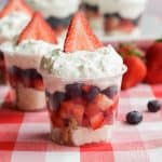 Deliciosas xícaras de torta perfeita para uma festa