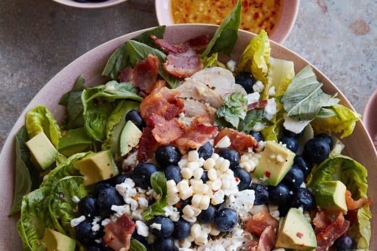 Segunda-feira: Salada de frango grelhado no verão