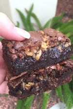 Krispie pegajoso trata Brownies recheados 