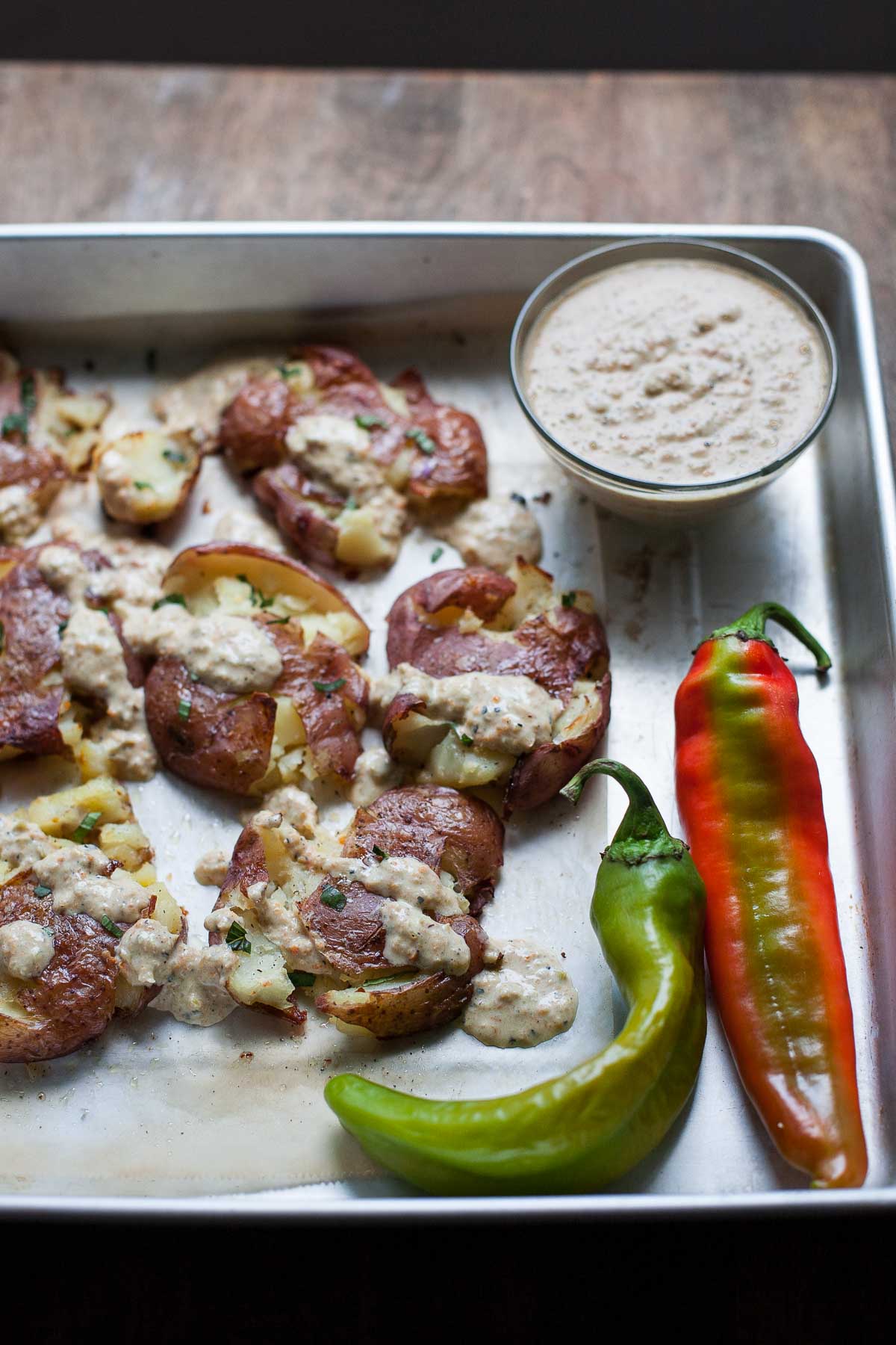 Batatas quebradas com creme de Tomatillo Hatch Chile | acalculatedwhisk.com