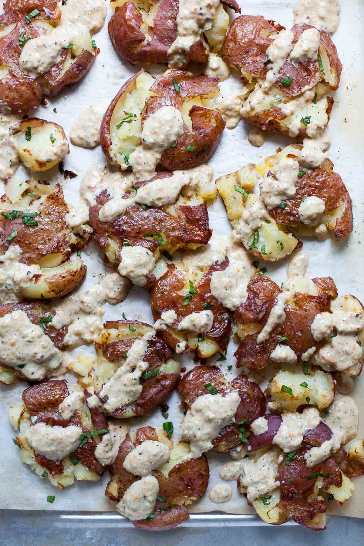Batatas quebradas com creme de Tomatillo Hatch Chile | acalculatedwhisk.com