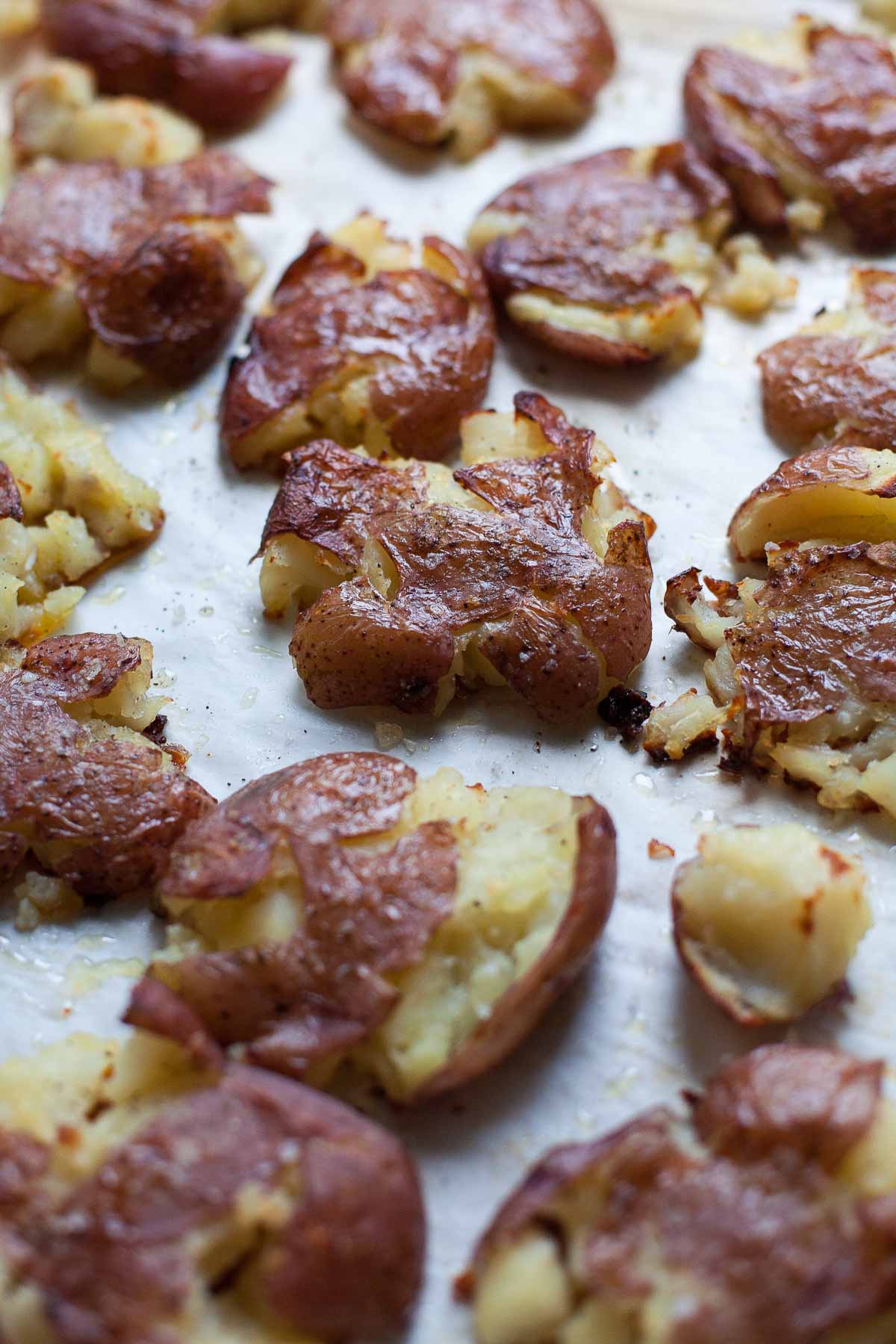Batatas quebradas com creme de Tomatillo Hatch Chile | acalculatedwhisk.com
