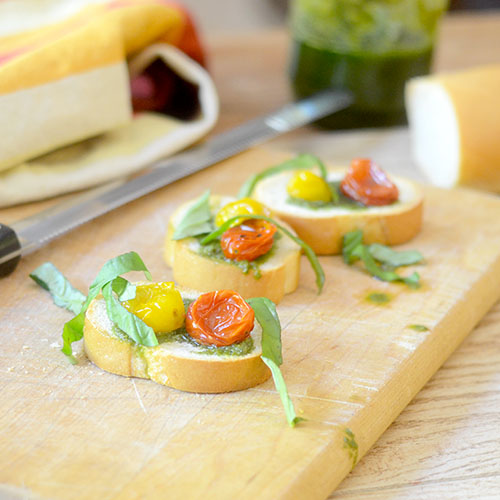 Pesto Crostini de tomate