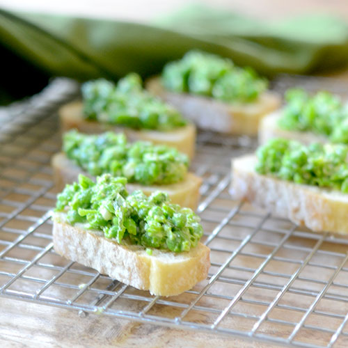PurĂȘ de Ervilha Crostini PurĂȘ de ervilha Crostini