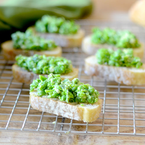 PurĂȘ de Ervilha Crostini PurĂȘ de ervilha Crostini