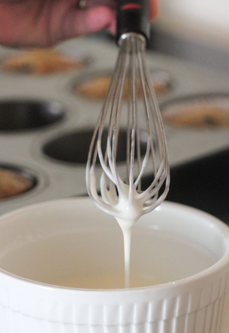 Muffins de pão de banana e mirtilo marrom manteiga-14