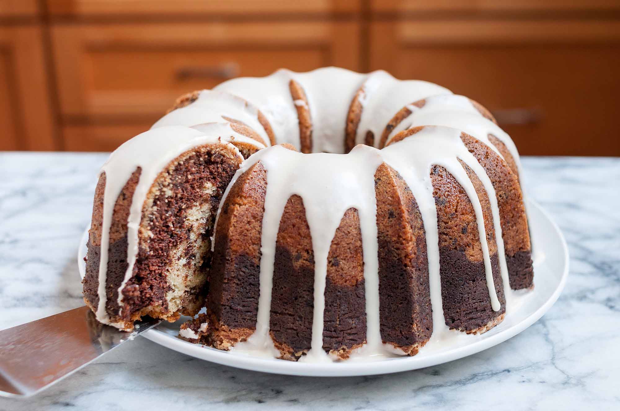 Bolo de baunilha em mármore