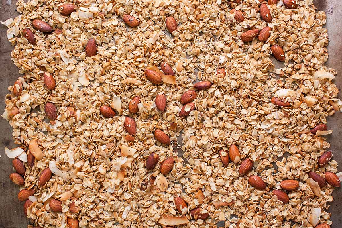 Granola caseira em fogão lento deixa a granola esfriar