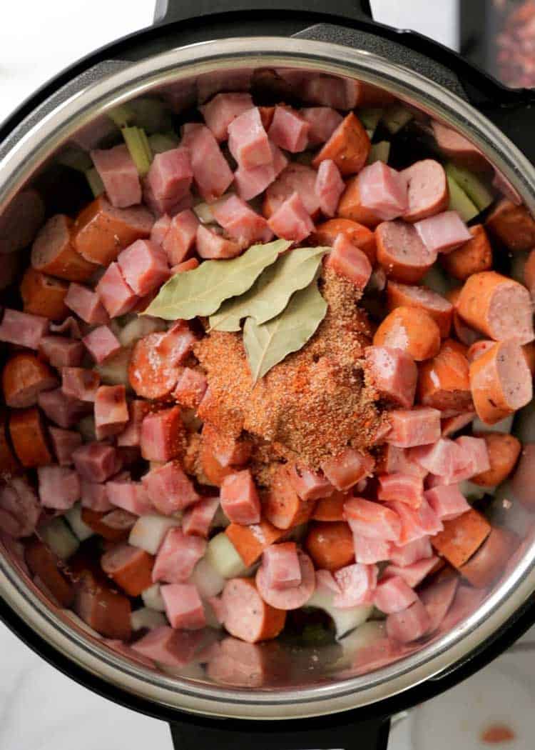 preparação de ingredientes tiro para o feijão e arroz vermelho do sul