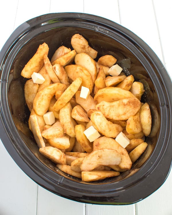 Crock Pot Maçãs Canela no fogão lento com manteiga. Mais informaçõesAs pessoas também amam estas ideias
