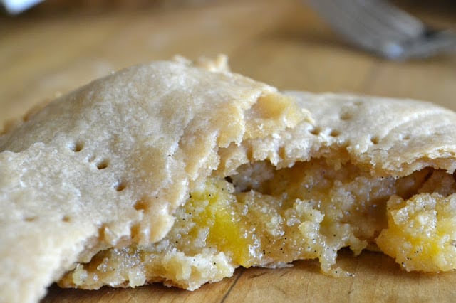 Torta de Mão Mini Nectarina Crumble