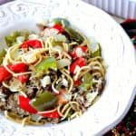 Macarrão de Natal com pimentão vermelho e verde - kudoskitchenbyrenee.com