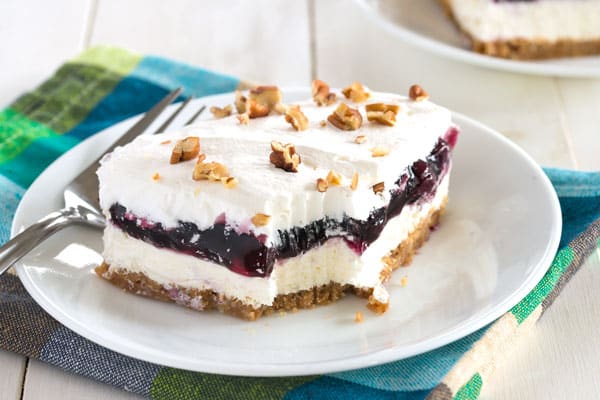 Graham Cracker Cranberry Blueberry Delight - Cheesecake atende fluff de mirtilo nesta sobremesa não-assar!