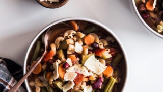 Sopa de fogão lento Minestrone