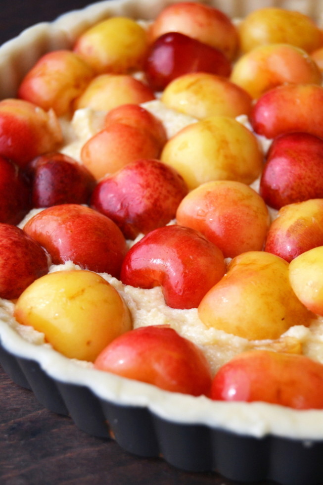 Tarte de amêndoa de cereja mais chuvosa