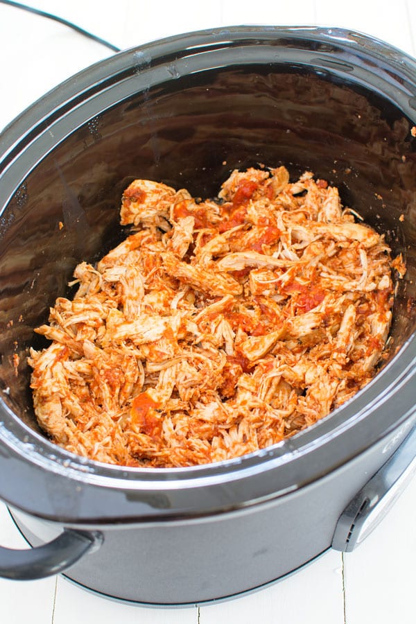 Panela Crockpot de Frango Preto Cozido para Sliders de Frango Parmesão com Panela Lenta