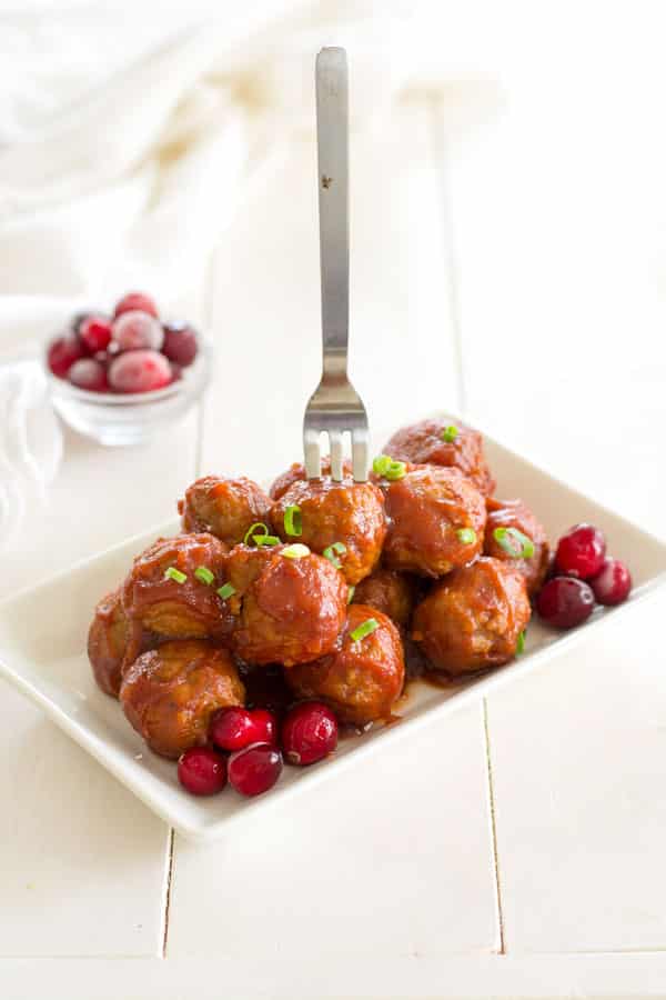Crock Pot Mirtilos Almôndegas | Fácil receita de aperitivo de 3 ingredientes! #appetizers # tamboretes de festa #slowcooker