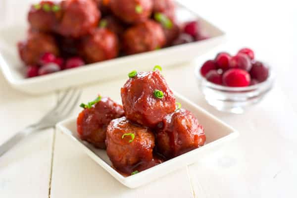 Crock Pot Mirtilos Almôndegas | Fácil receita de aperitivo de 3 ingredientes! #appetizers # tamboretes de festa #slowcooker